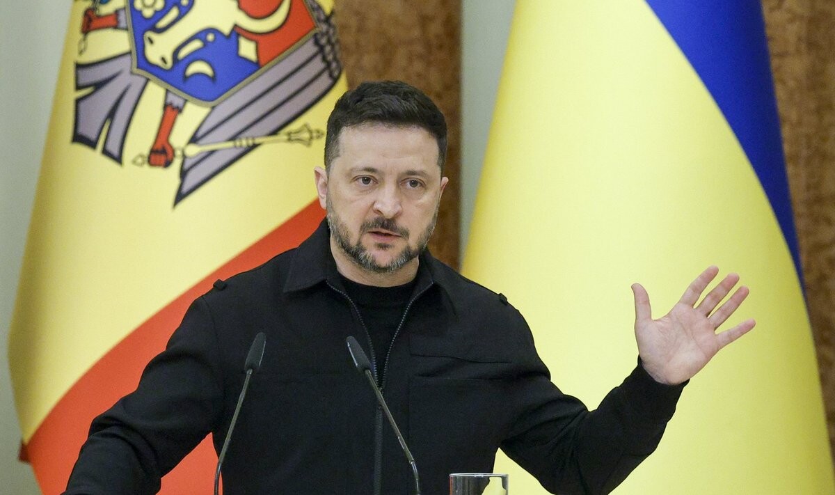 Zelenskis: Krievija tā dēvētā pamiera laikā turpina uzbrukumus