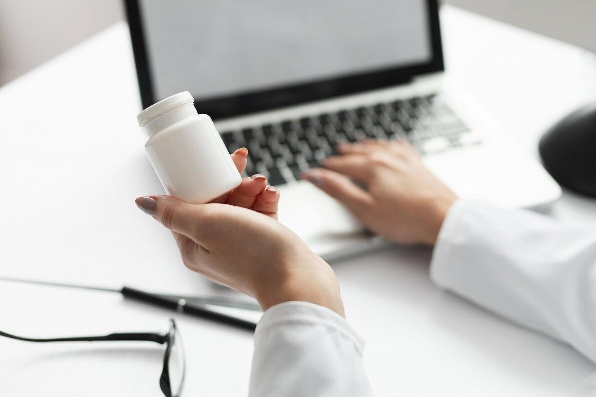 Vāc parakstus par pārmaksātā IIN atmaksu par recepšu medikamentiem