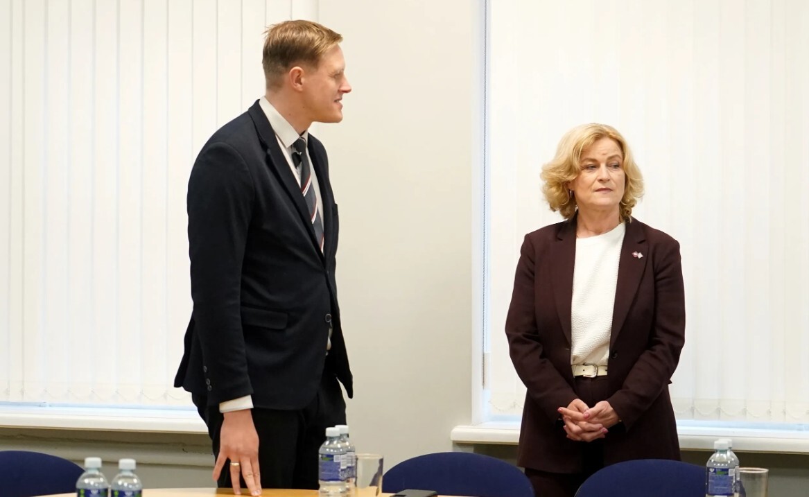NA ministru amatiem virza Indriksoni, Dombravu, Puntuli un Vitenbergu