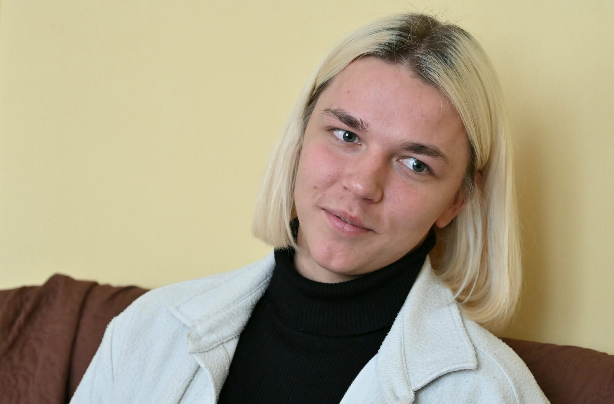 “Man nav brīvu dienu” – jaunietis, kurš dzīvo trīs darbos un teātrī
