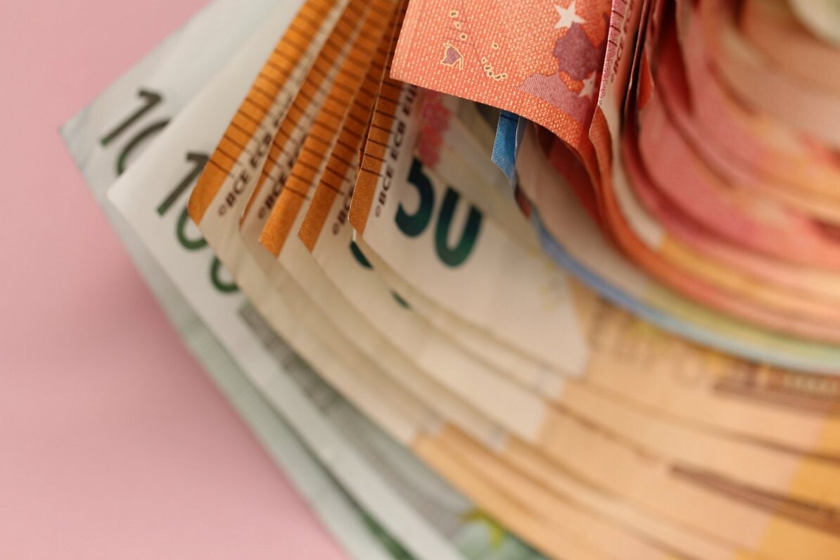 Aprīļa beigās budžetā bija 137,5 miljonu eiro deficīts