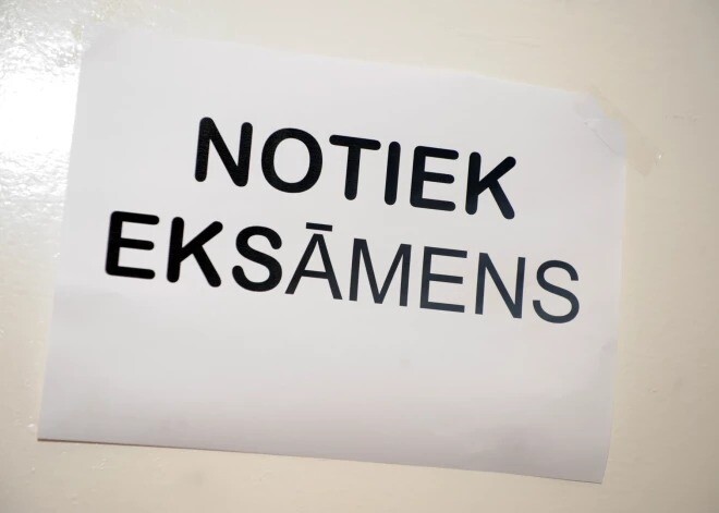 Pirmā valsts pārbaudes darbu sesijas diena aizritējusi bez starpgadījumiem