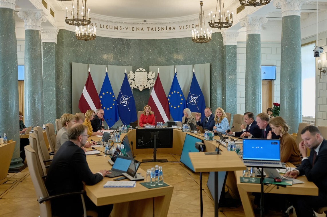 Kompensāciju par amata atstāšanu varēs saņemt tikai daļa aizejošo ministru