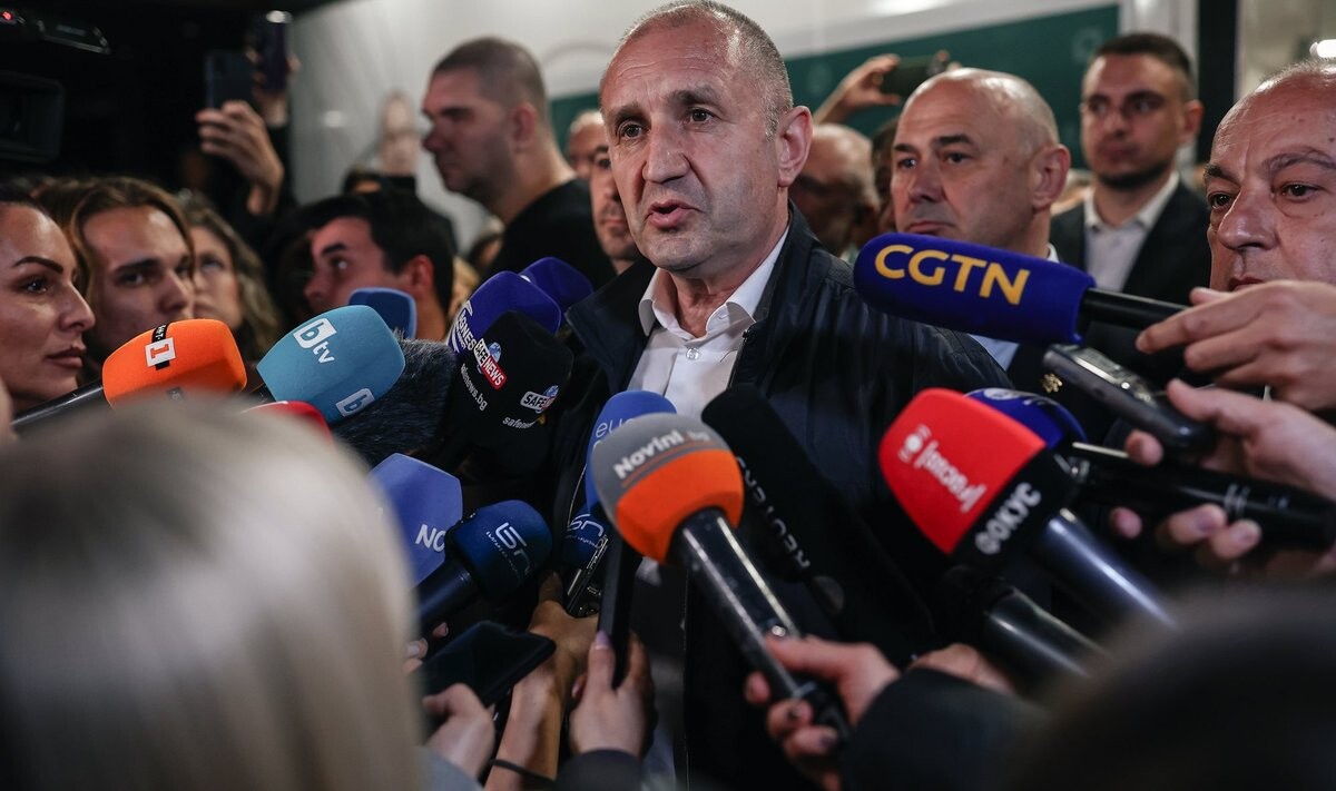 Bulgārijas parlaments apstiprina Radevu premjerministra amatā