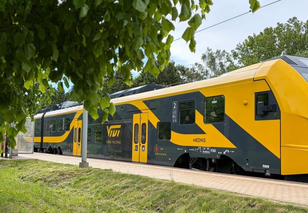 Pasažieru elektrovilcieni nosaukti arī vārdos “Zalktis”, “Bērzs”, “Mednis” un “Ērglis”