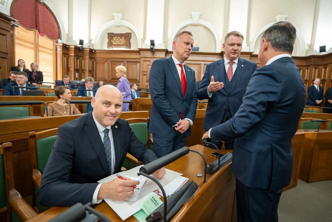 Jaunā koalīcija Saeimas debatēs akcentē darbu pie drošības un ekonomiskās attīstības