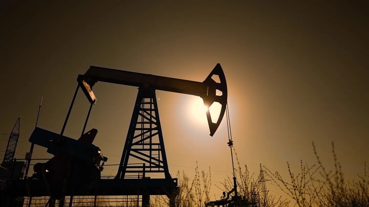 OPEC+ palielina naftas ieguves kvotas