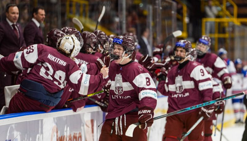Latvijas U-18 hokejistu pretinieki bronzas spēlē būs čehi