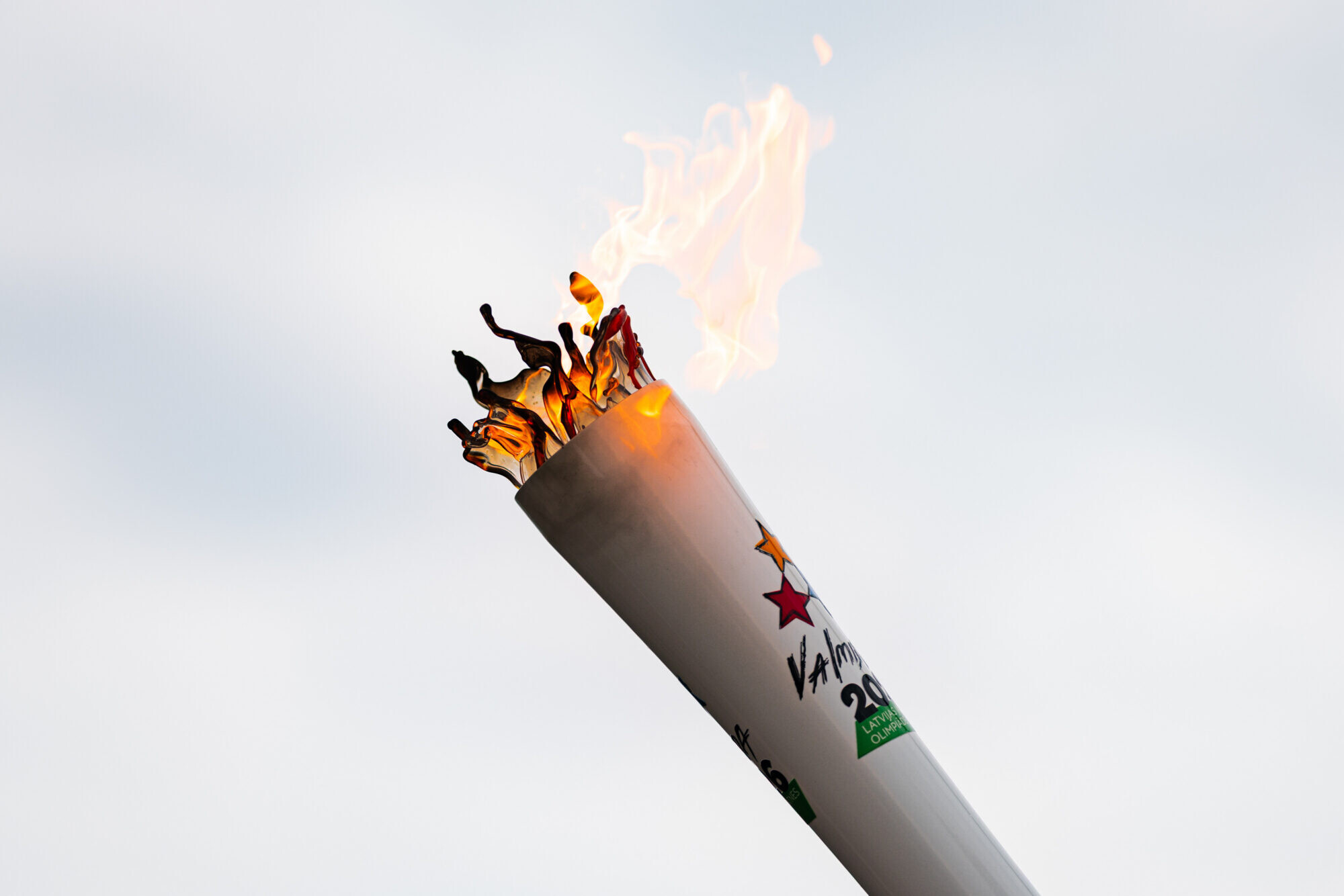 Grobiņā piestās Latvijas Jaunatnes Olimpiādes lāpas ceļojums
