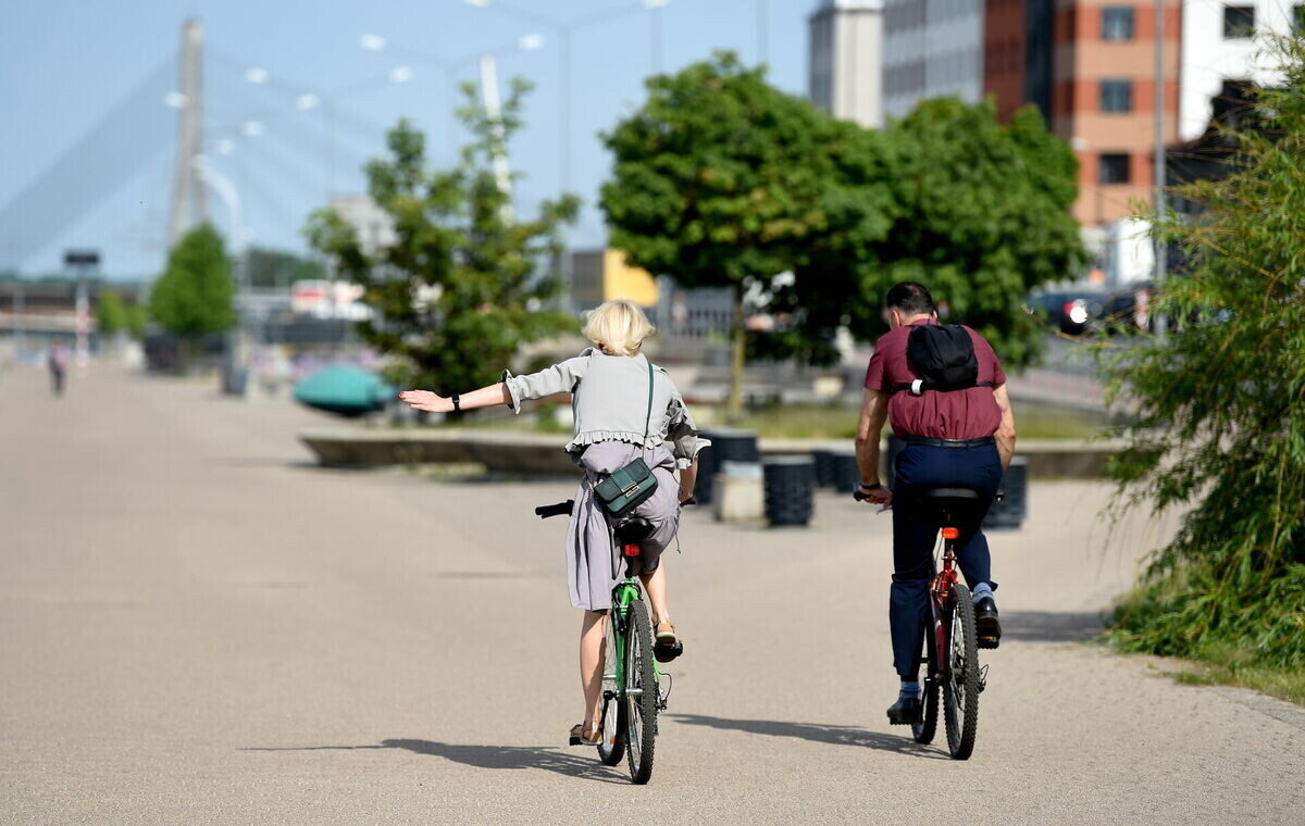 Ceļu satiksmes negadījumos cietuši vairāki gājēji, velosipēdisti un skrejriteņu vadītāji