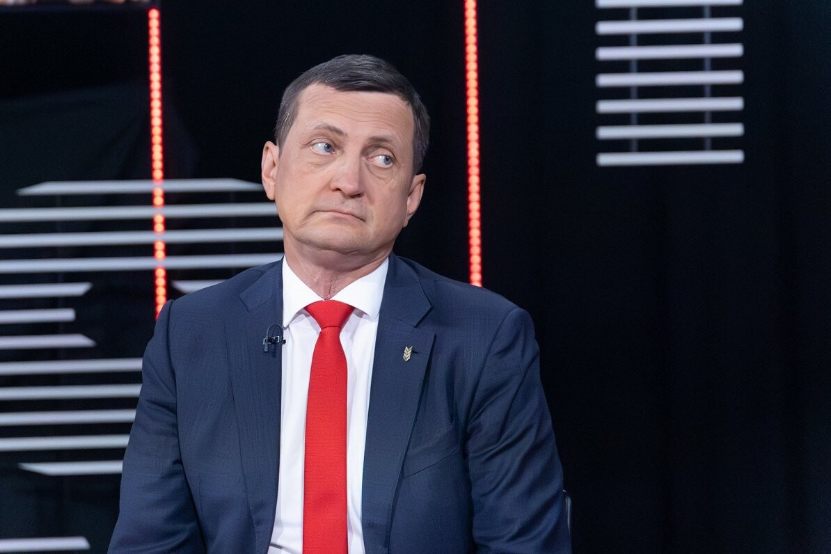 Kokrūpnieku lietā aizturēts zemkopības ministrs un Valsts kancelejas direktors