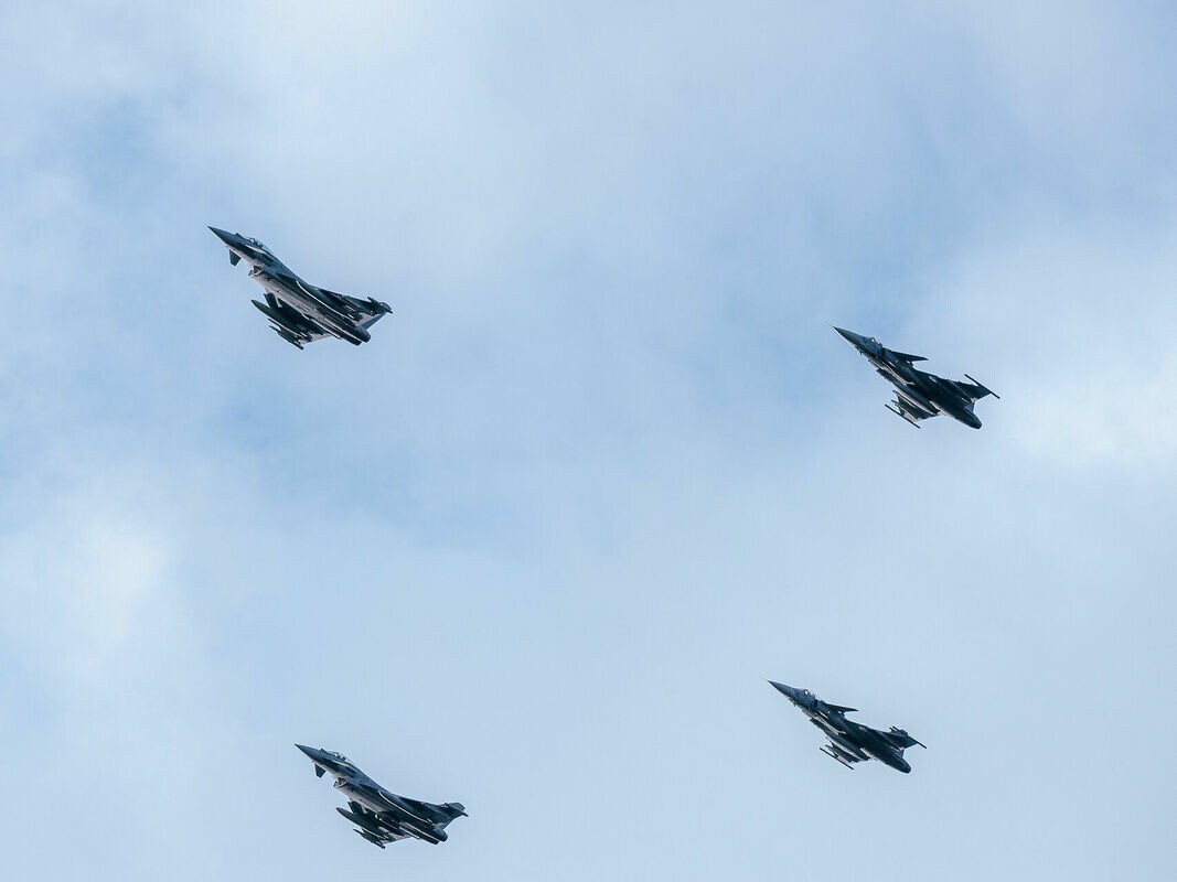 NATO iznīcinātājs virs Igaunijas notriecis dronu