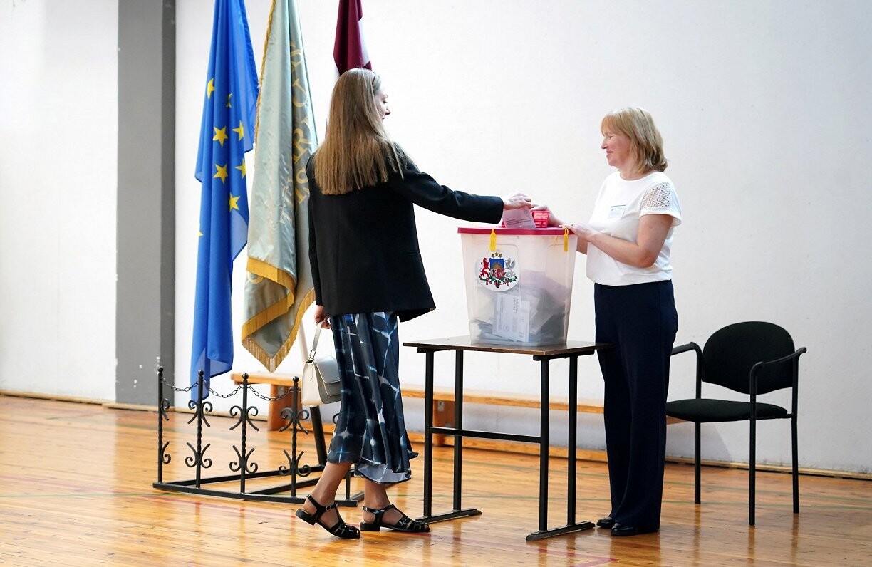 CVK apstiprina ārvalstu vēlēšanu iecirkņus un to komisijas