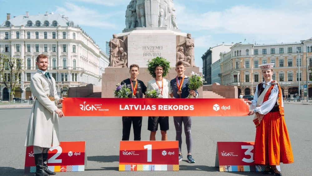 Medveds Rīgā labo Latvijas rekordu jūdzes skrējienā