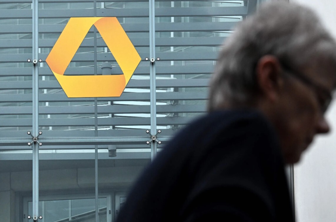 “Commerzbank” likvidēs vēl 3000 darbavietu