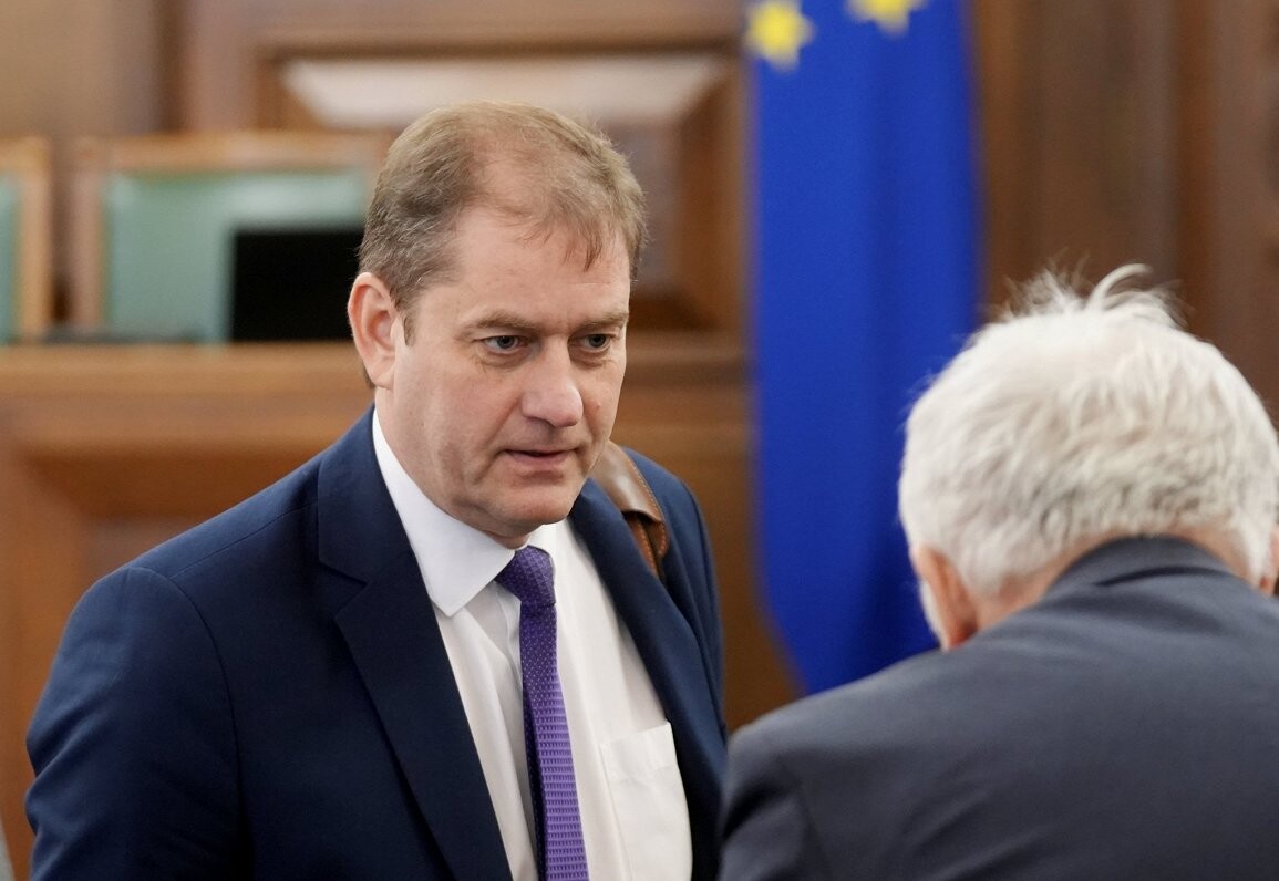 Krauzem atgriežoties parlamentā, deputāta mandātu zaudēs Zemmers