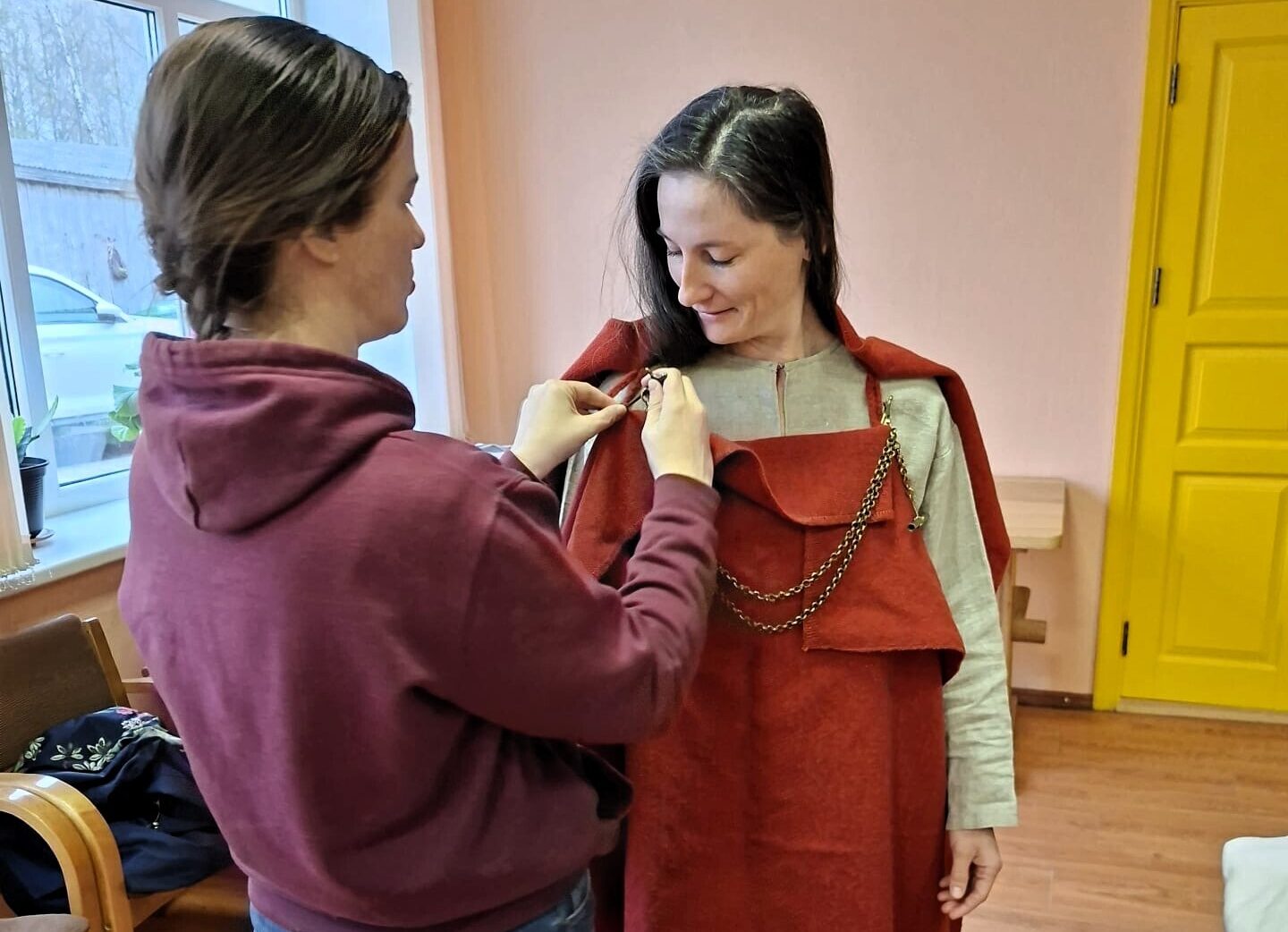 Biedrība “Mārsils” īsteno projektu par lībiešu tērpu izgatavošanu