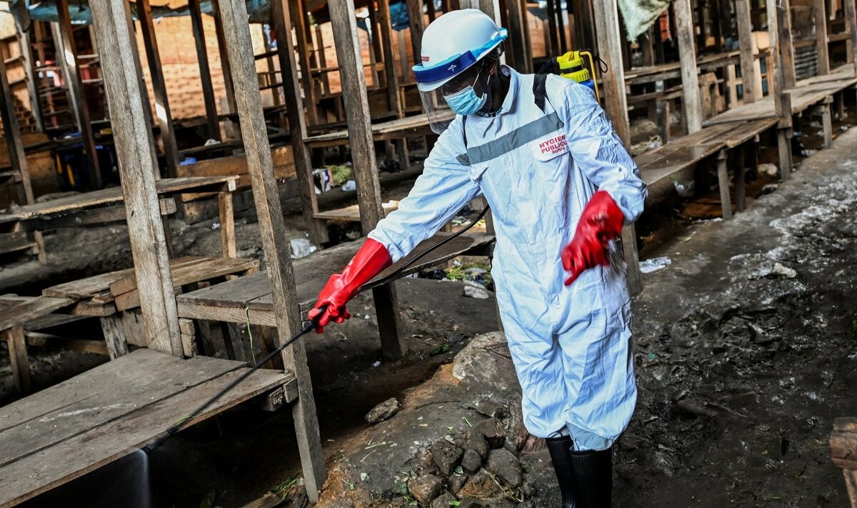 PVO: Iespējamo Ebolas gadījumu skaits sarucis no 906 līdz 116