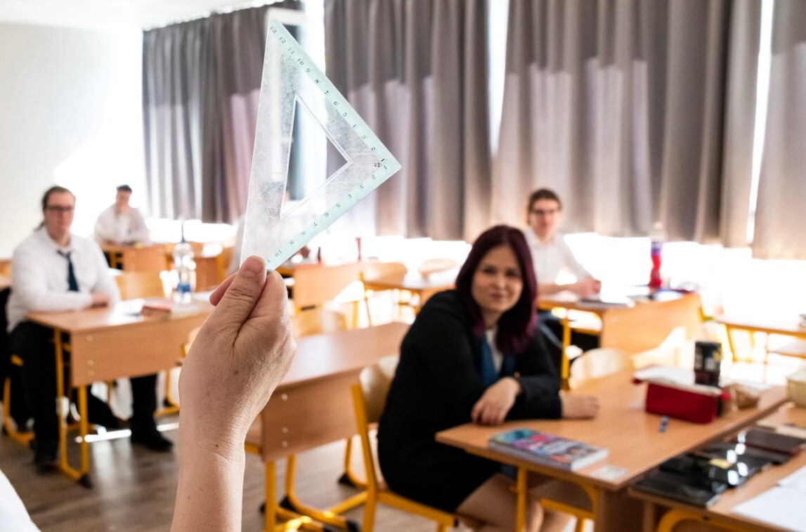 Līdzšinējā pieeja eksāmenu organizēšanai vairs neatbilst pašreizējai drošības situācijai, atzīst IZM pārstāvji