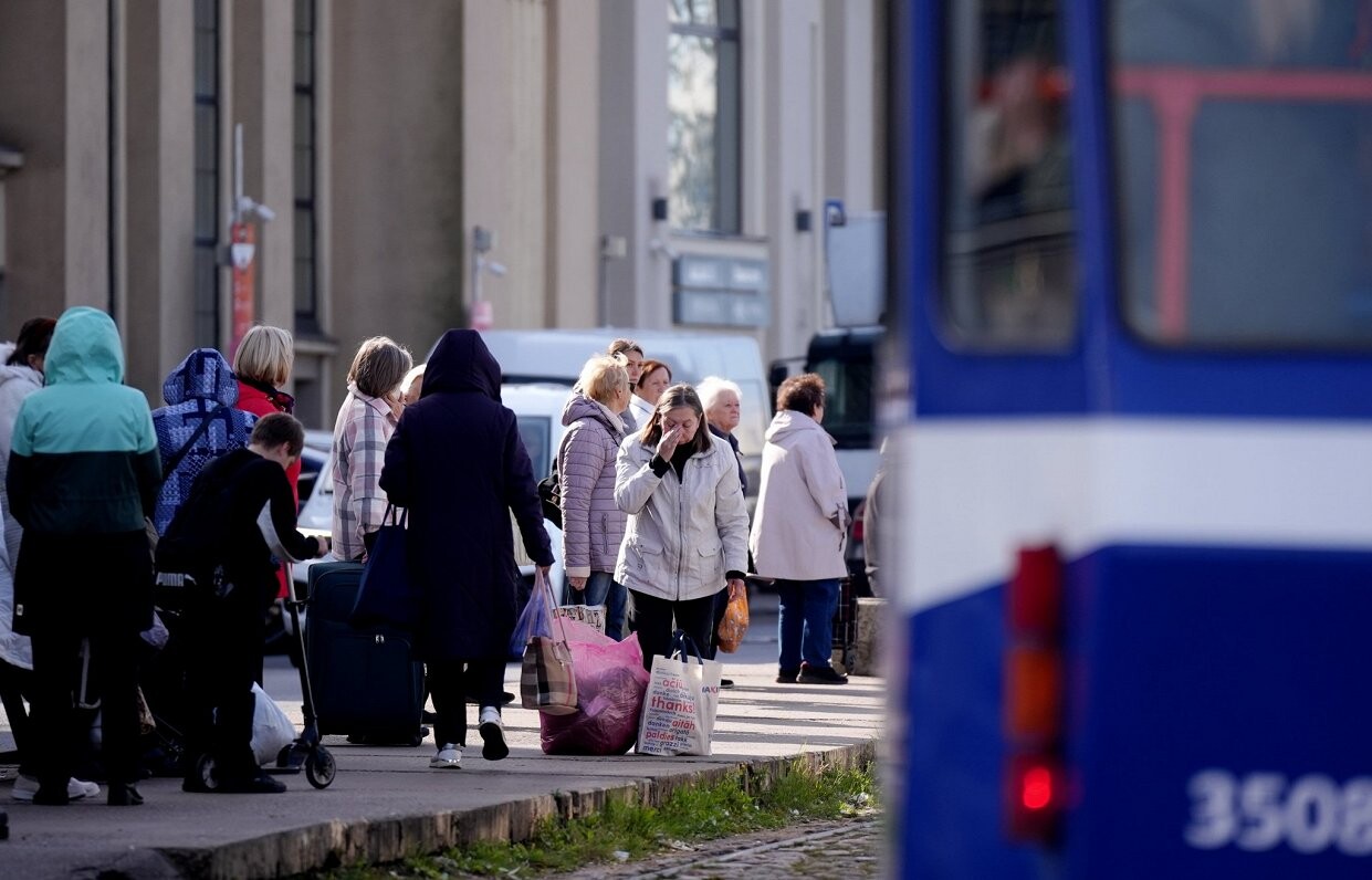 Tuvojoties vasarai, reģistrētā bezdarba līmenis turpina samazināties