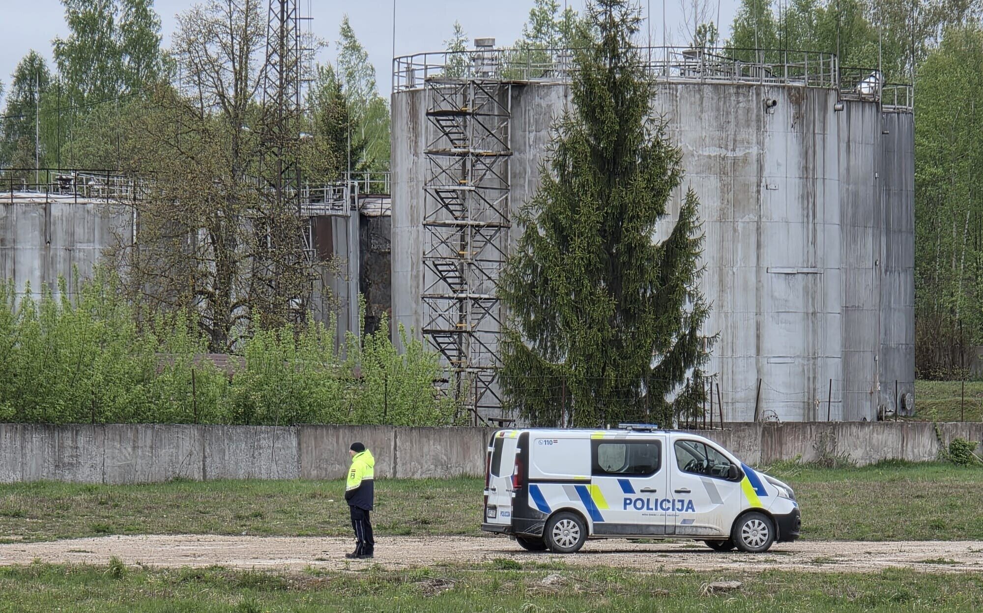 Video: Rēzeknē notikušajā drona incidentā bojāti četri tukši naftas produktu rezervuāri