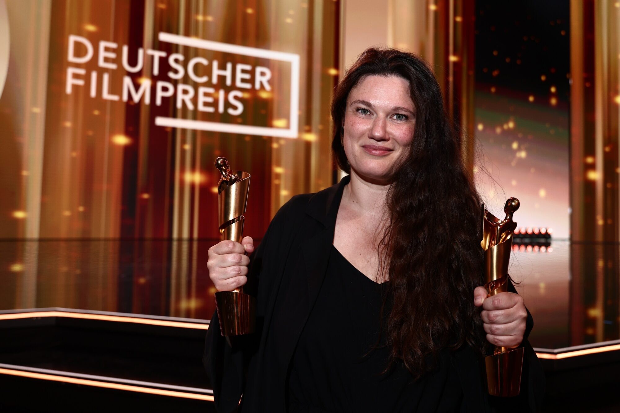 Vācu kino balvu ceremonijā triumfē “Lūkojoties saulē”