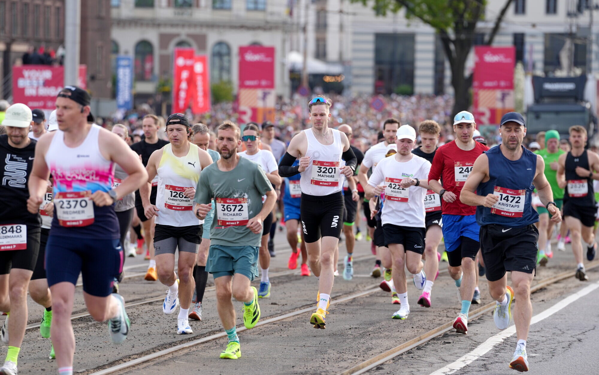 Rīgas ielās devušies tūkstošiem maratonistu