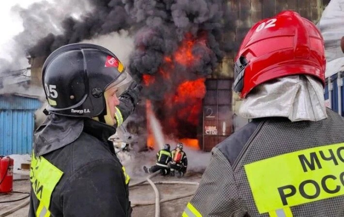 Krievijā Rostovas apgabalā pēc dronu uzbrukuma deg naftas bāzes un osta