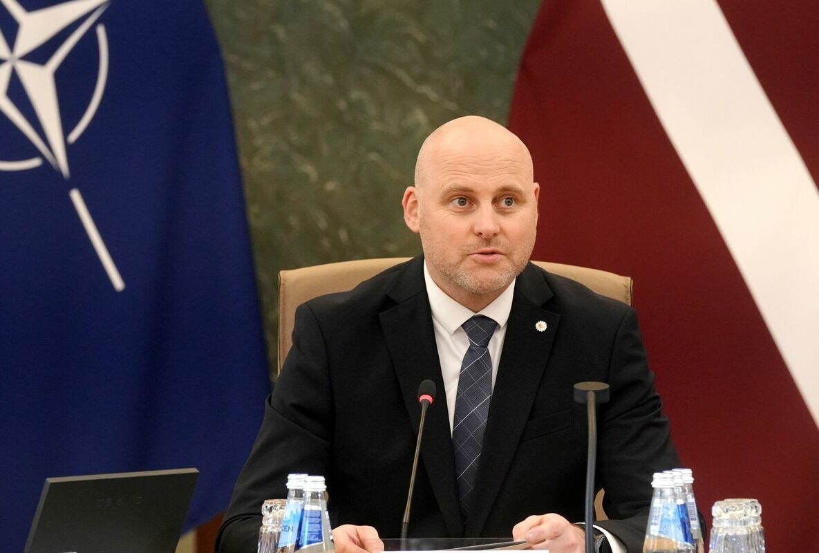 Premjers uz 30 dienām aptur lielos IKT iepirkumus to izvērtēšanai