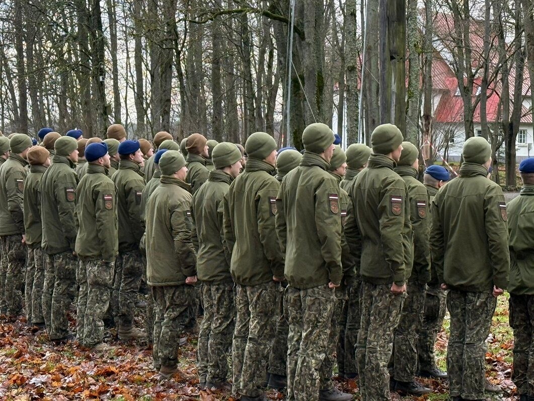 Brīvprātīgie jaunieši uz valsts aizsardzības dienestu vismazāk izvēlas pieteikties dienesta vietām reģionos