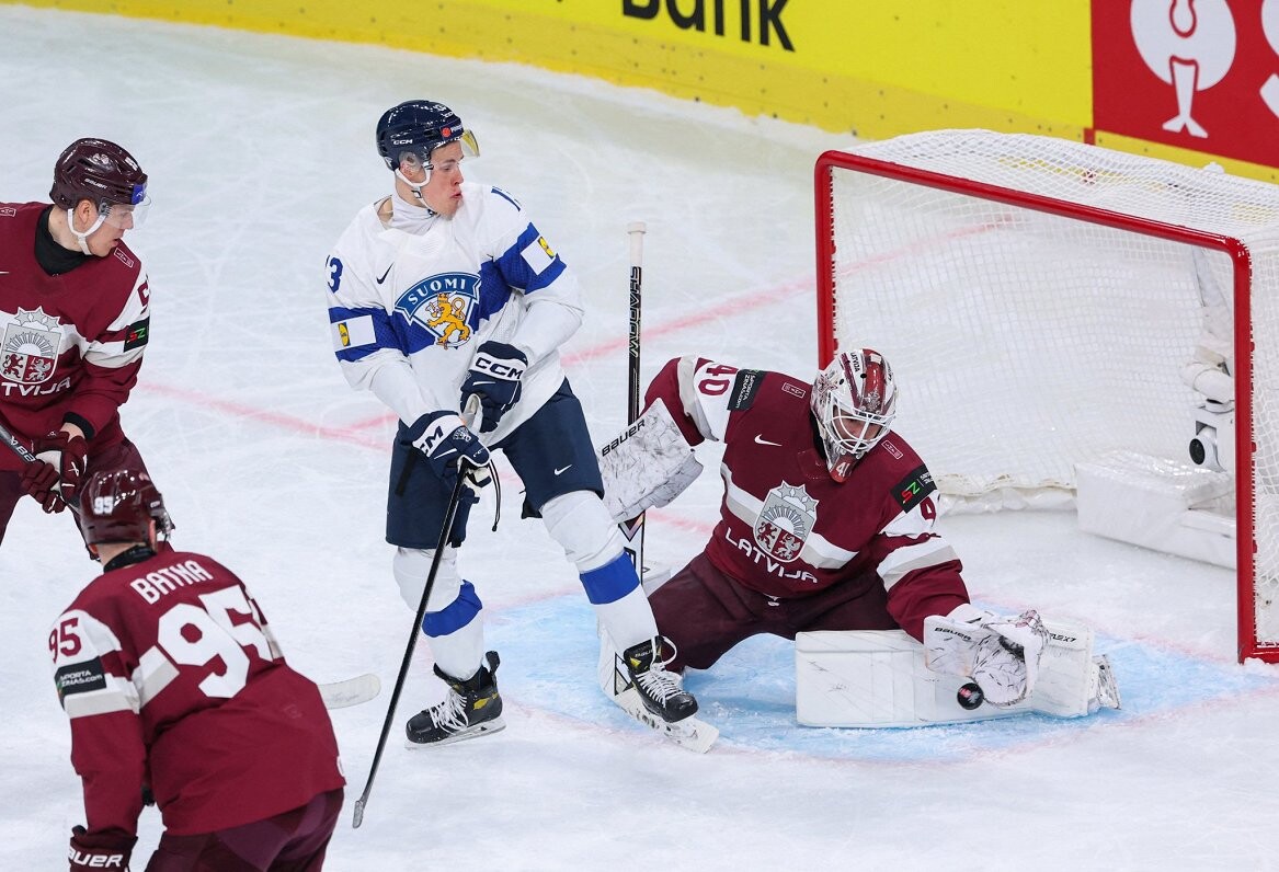Video: Latvijas hokejisti pasaules čempionāta ceturtajā mačā piedzīvo sagrāvi pret Somiju