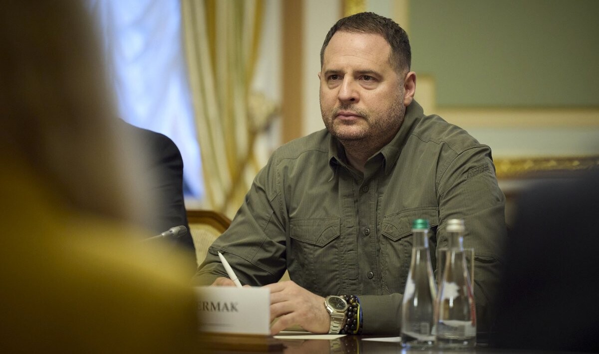 Zelenska kancelejas bijušais vadītājs Jermaks apsūdzēts naudas atmazgāšanā