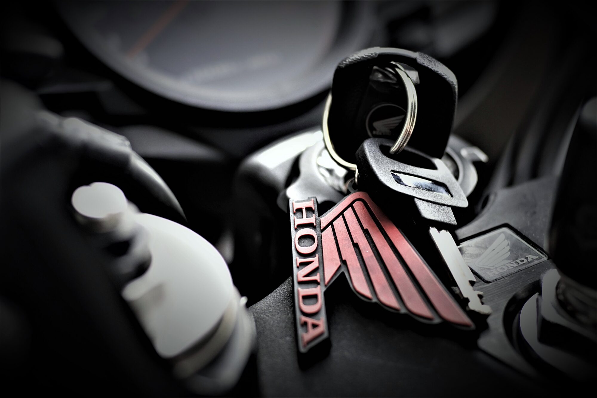 “Honda” finanšu gadā cietis pirmos pamatdarbības zaudējumus kopš 1957. gada