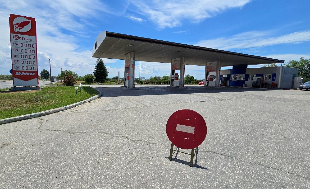 Krimā degvielas uzpildes stacijās pilnībā pārtraukta benzīna tirdzniecība