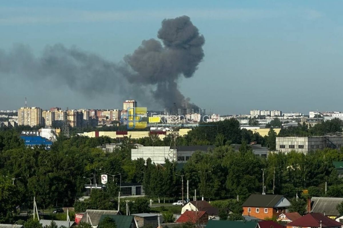 Krievijā pēc Ukrainas triecieniem aizdegušās naftas pārstrādes rūpnīca Samarā un militārā rūpnīca Čeboksaros