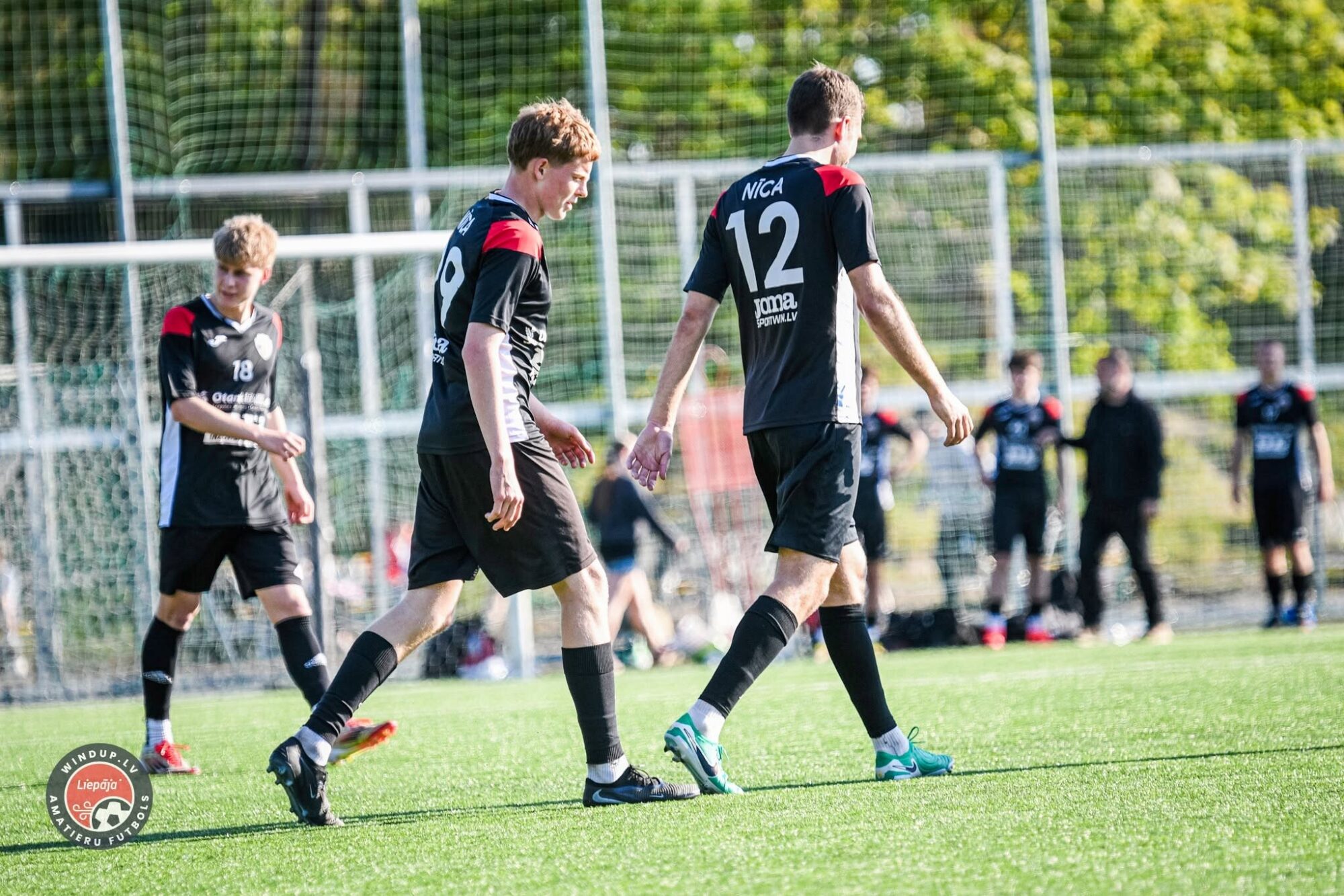 Liepājas amatieru futbola čempionātā nīcenieki izvirzās priekšā, liepājnieki bombardē