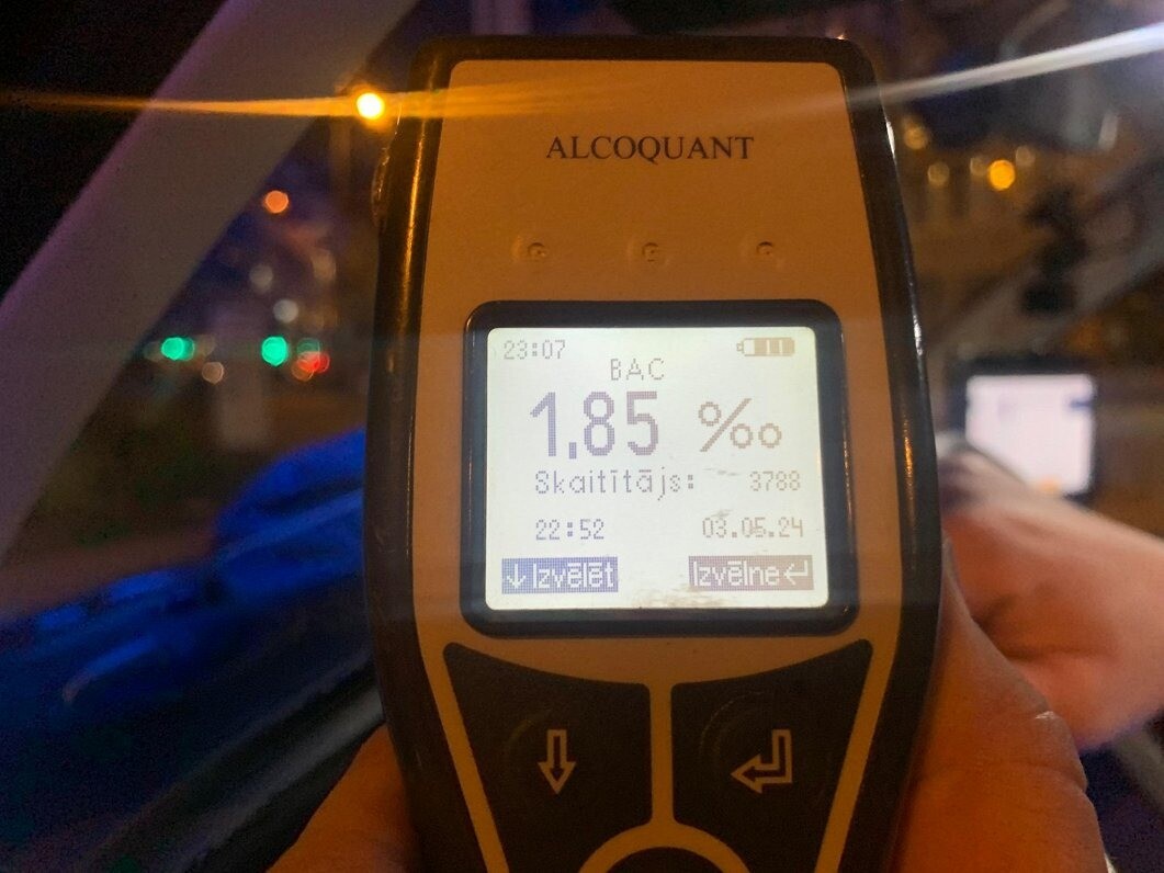 Par braukšanu alkohola reibumā pagājušajā diennaktī pieķerti deviņi transportlīdzekļu vadītāji