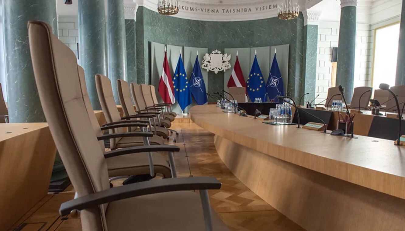 Koalīcijas virzītie likuma grozījumi apdraud civildienesta politisko neitralitāti