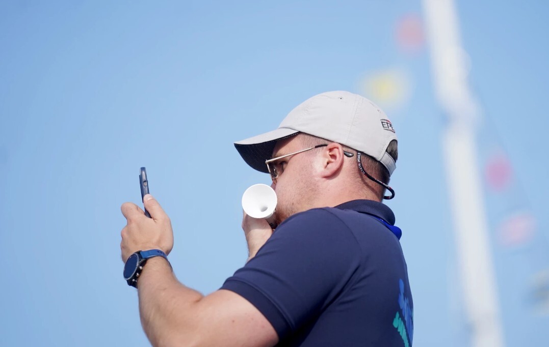 Rīgā uzstāda pasaules rekordu miglas taures pūšanā