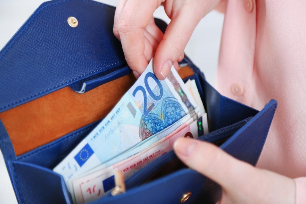 Aptauja: Bērniem un pusaudžiem Baltijā krāšanas ieradumi ir izteiktāki nekā pieaugušajiem