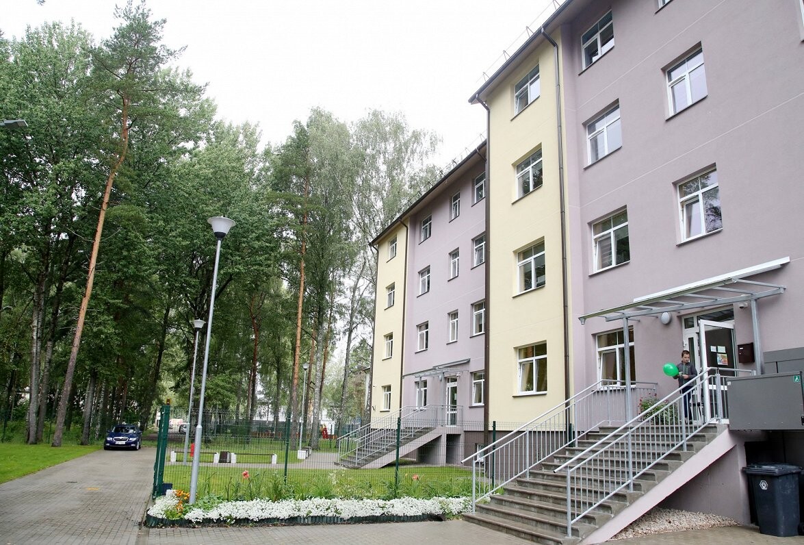 Patvēruma meklētāju izmitināšanas centru “Mucenieki” turpmāk vadīs Klubure