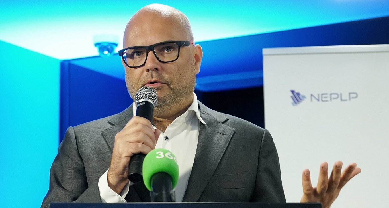 Āboliņš atstāj NEPLP vadītāja amatu un iesaistās politikā