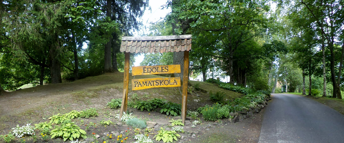 Kurzeme: Beigs pastāvēt Ēdoles un Kabiles pamatskolas