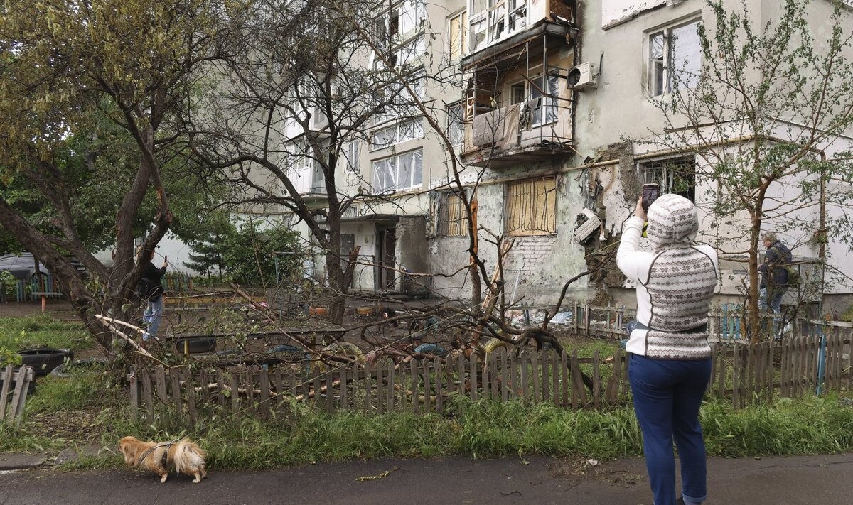 Krievija uzbrukusi Ukrainai ar divām raķetēm un 216 droniem