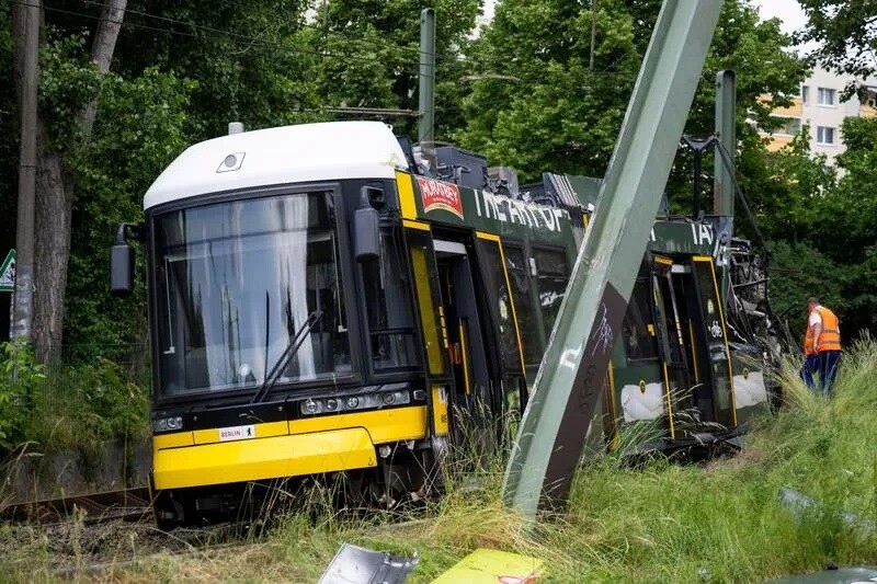 Tramvaja avārijā Berlīnē ievainoti 20 cilvēki