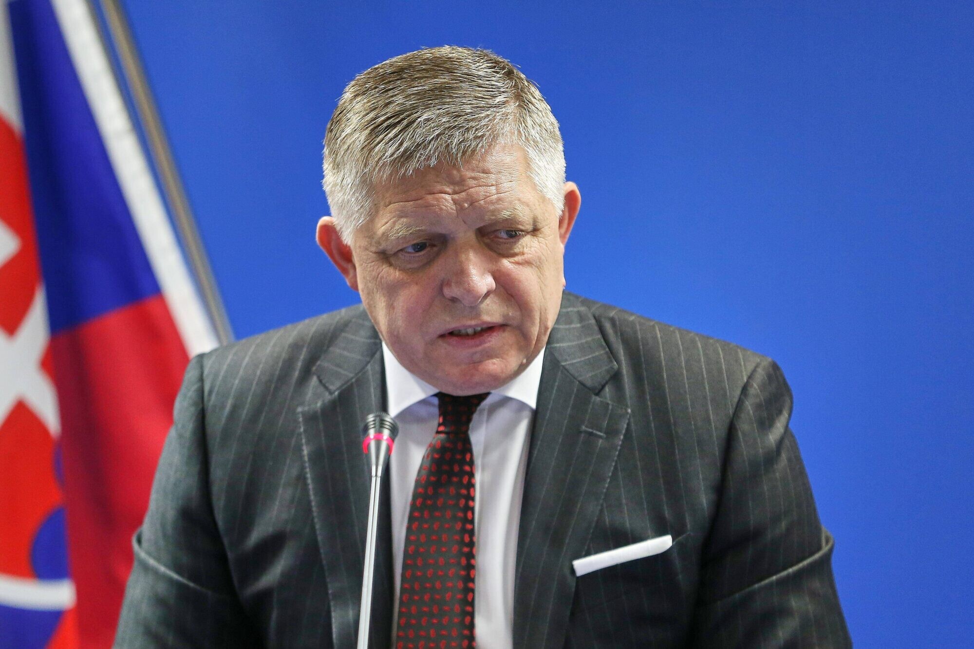 Fico: Slovākija NATO samitā neatbalstīs militāro atbalstu Ukrainai