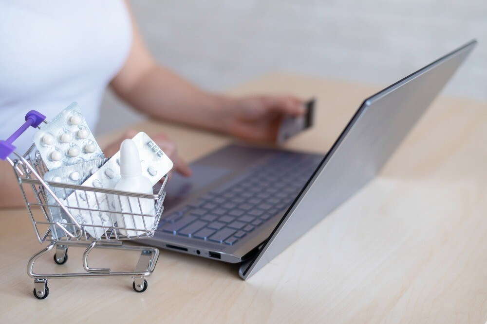 ZVA un Veselības inspekcija aicina nepirkt nezināmas izcelsmes zāles internetā