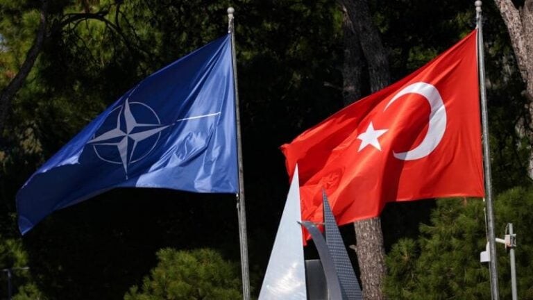 Turcijā pirms NATO samita 103 cilvēkiem izvirzītas apsūdzības terorismā