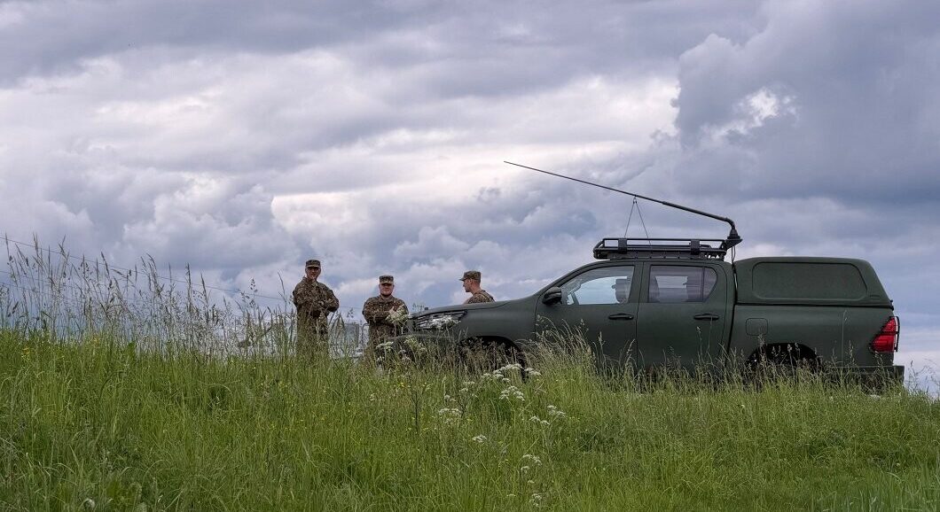 Video: Latvijas gaisa telpā ielidojušais drons notriekts Bērzgales pagastā