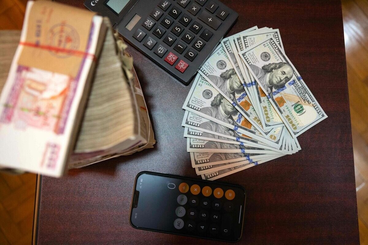 ASV uz trim dienām atliek 50% muitas tarifu Kanādas precēm